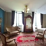 Couette-café Château De Baylac Bugnein