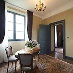 Château De Baylac Couette-café 4*