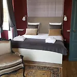 Couette-café Château De Baylac 4*