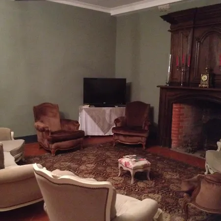 Bed & Breakfast Chateau De Baylac 4*