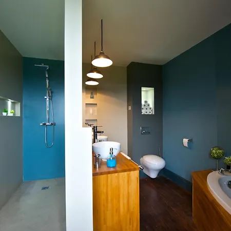 Bed & Breakfast Chateau De Baylac 4*