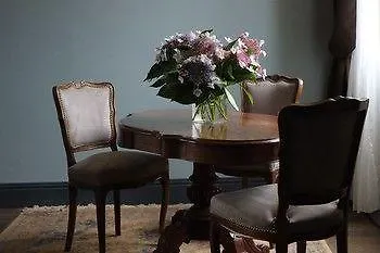 Chateau De Baylac 4*