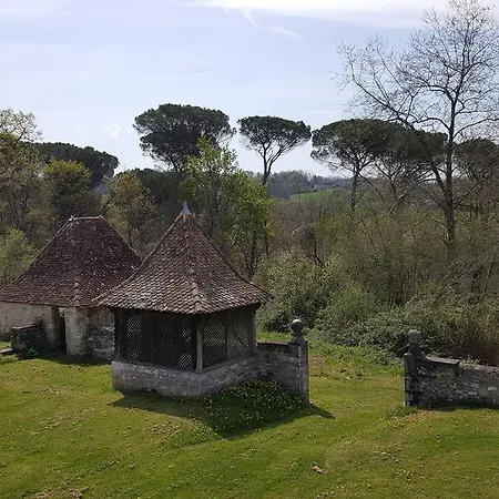 Chateau De Baylac Bed & Breakfast