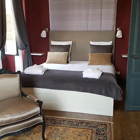 فندق مبيت وإفطار Chateau De Baylac 4*