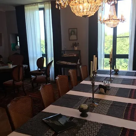 Chateau De Baylac Bed & Breakfast