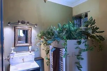 Chateau De Baylac Bed & Breakfast 4*