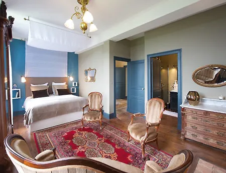 Chateau De Baylac Bed & Breakfast 4*