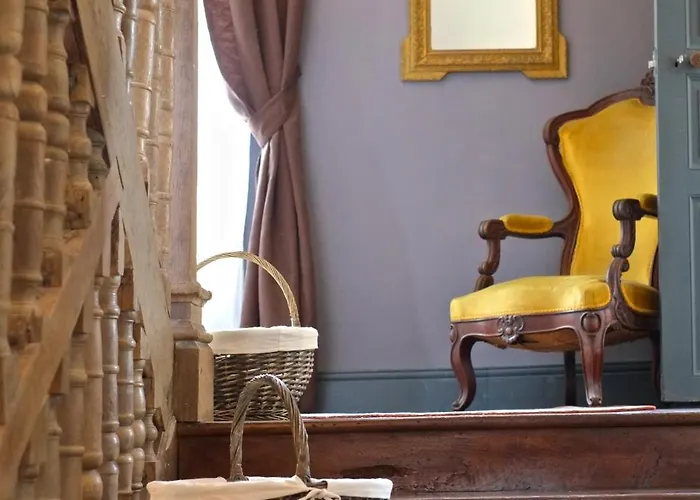 Chateau De Baylac 4*