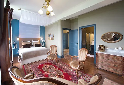 Château De Baylac Couette-café 4*